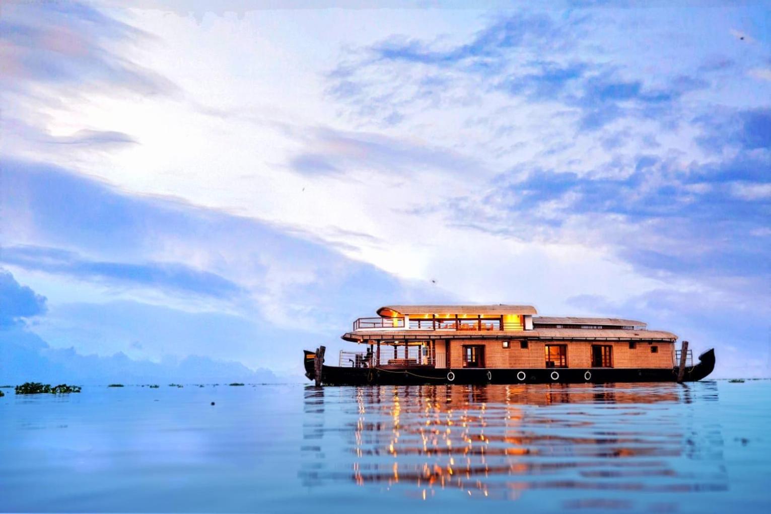 Indraprasthamlakecruise Alappuzha 외부 사진